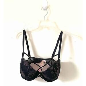 Victoria's Secret Underwire Push up Lace Bra Black Size 32DD